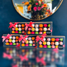 Load image into Gallery viewer, 18 Summer cocktails in a Box